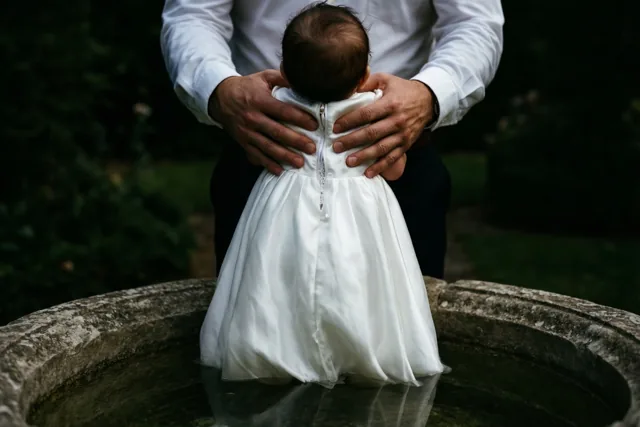 Liefdevol gedragen bij je doopsel
