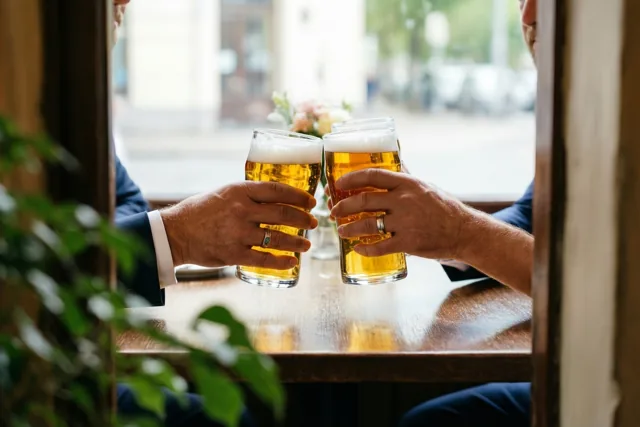 Een pint op jullie jaren