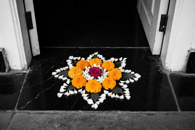 Bloemen kleuren jouw Diwali