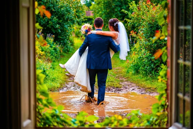 Samen getrouwd, samen door de modder