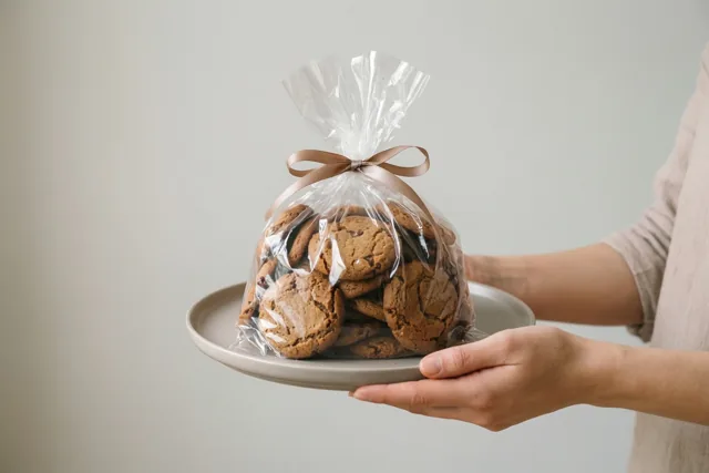 Een bord koekjes zegt merci