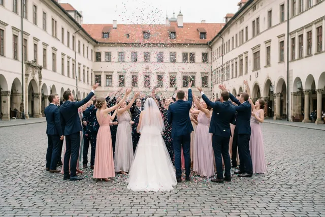 Jullie liefde vult de binnenplaats