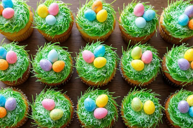 Paaseitjes in een cupcakeweide