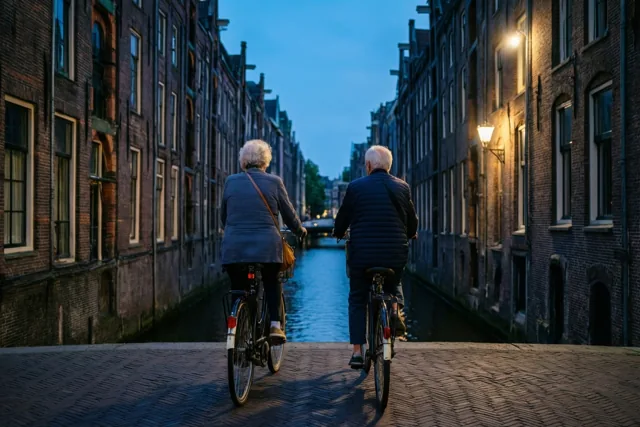 Zij aan zij door de jaren