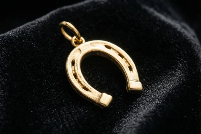 Gouden geluk op fluweel