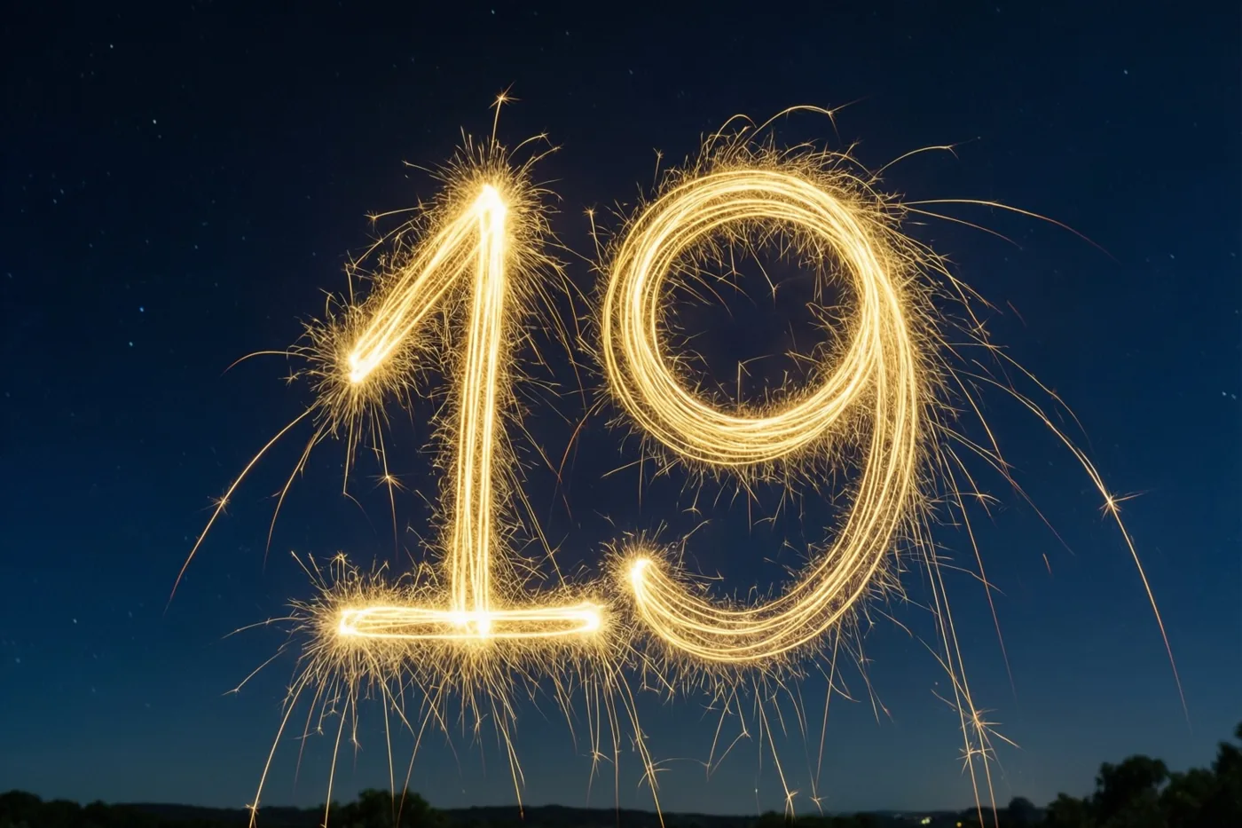 Gouden lichtsporen van sterretjes vormen 19 tegen een donkerblauwe nachthemel met enkele zwakke sterren.