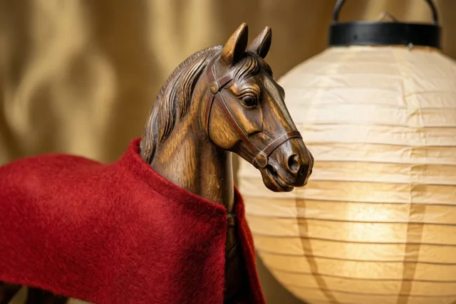 Sint-Maarten met een houten paardje