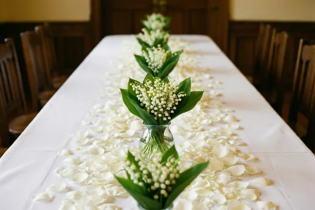 Een tafel vol lentefeestwensen