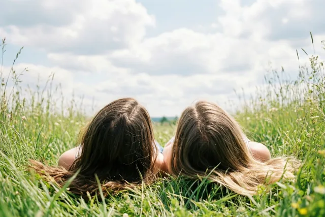 Samen onder de wolken