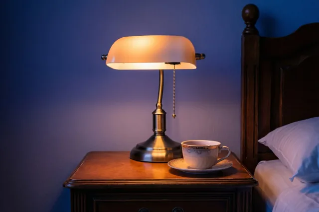 Zacht ontwaken bij een retrolamp