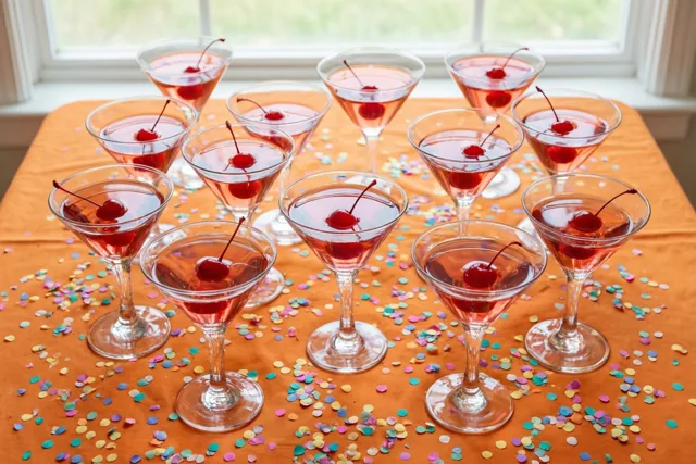 Roze cocktails, retro gelukwensen