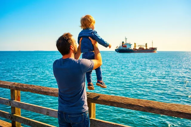 Papa, daar vaart een schip