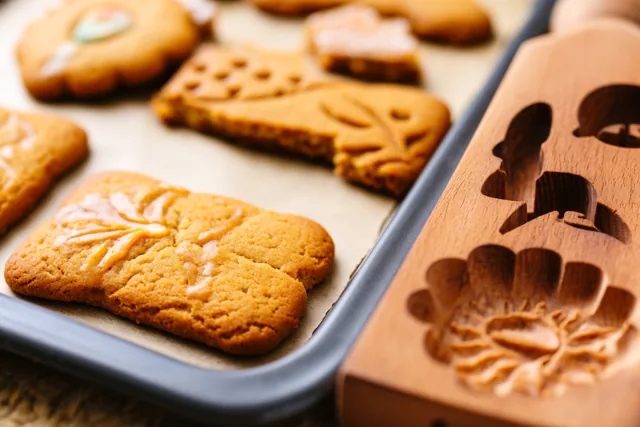 Een bakplaat vol sinterklaaspret