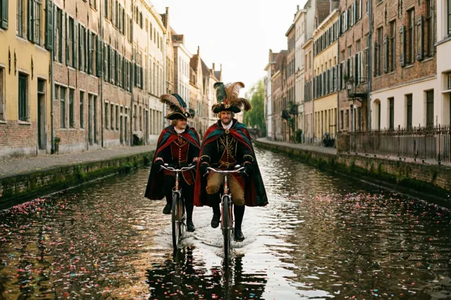 Carnaval neemt de waterweg