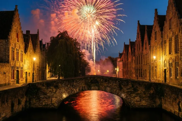 Nieuwjaar langs verlichte kades