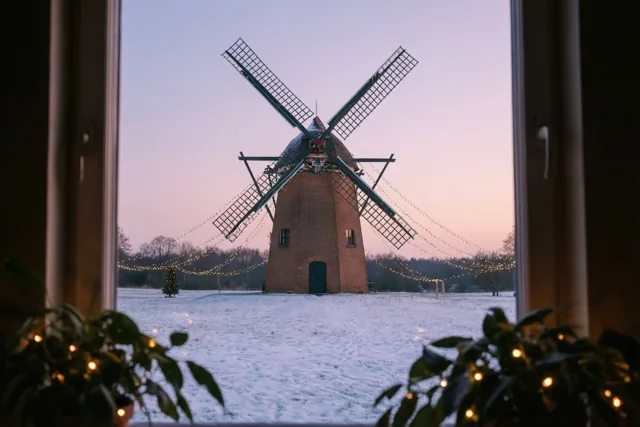 Kerstlicht rond de molen