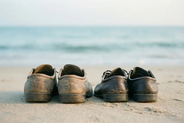 Samen versleten zolen, samen de zee
