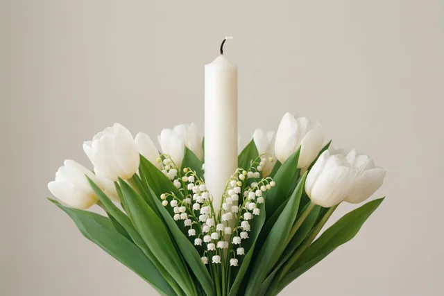 Witte bloemen voor je communie