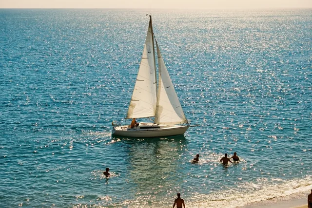 Zeilen door de zomer