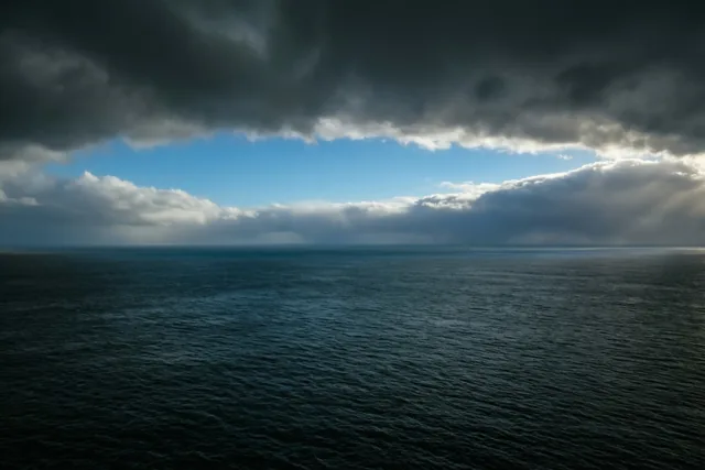 Rust na donkere wolken