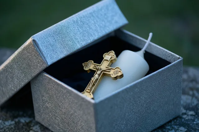 Een communiewens in zilver en goud