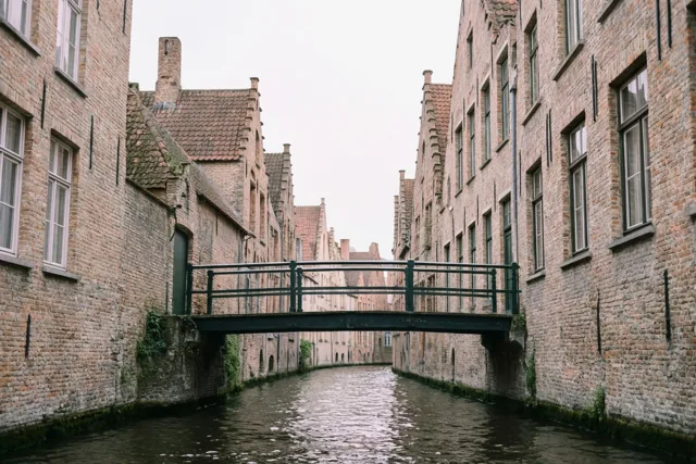 Een eerste stap over de brug