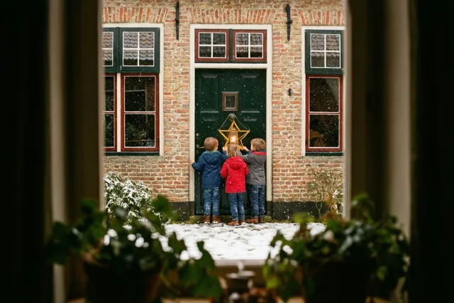 Driekoningen door het hoevevenster