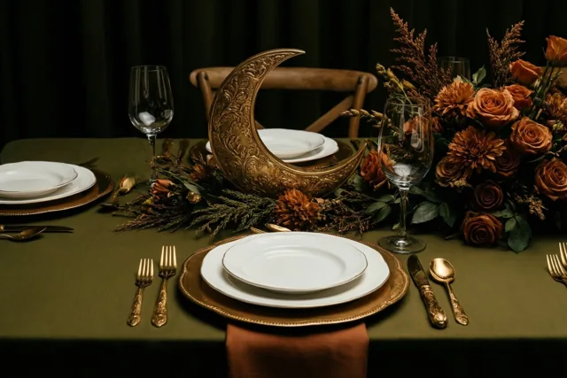 Een rijk gedekte Suikerfeesttafel