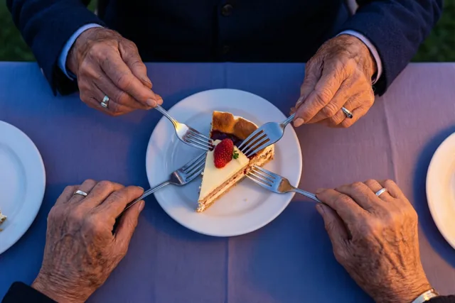 Jubileumtaart smaakt beter samen