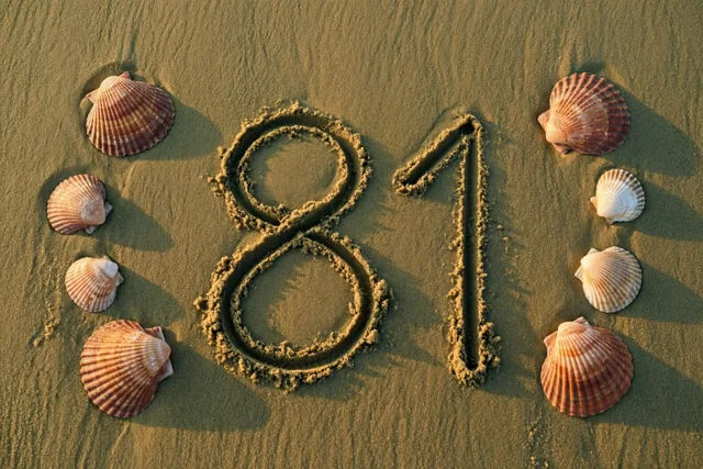 Een strandgroet voor je 81ste